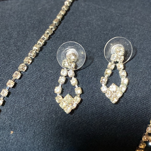 Vintage wedding/Prom jewelry. 3 pieces.  Necklace earrings and bracelet - Picture 3 of 4